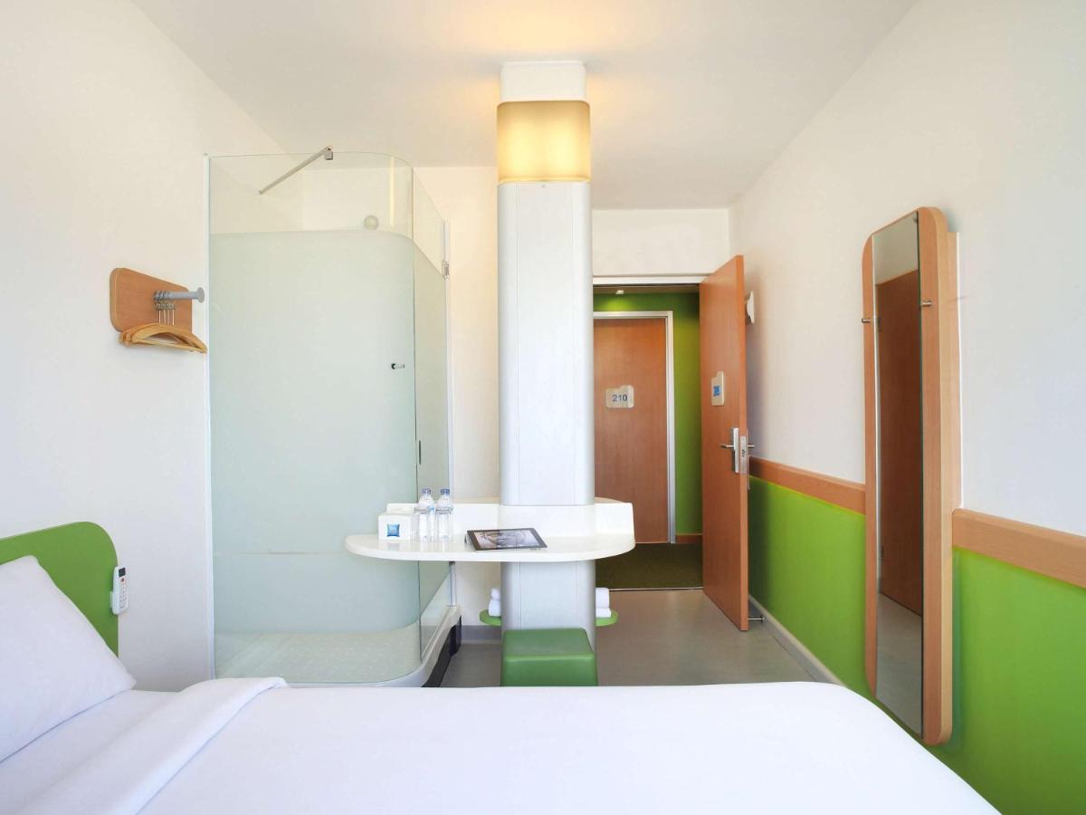 Cordia Hotel Surabaya Airport - Hotel Dalam Bandara - Formerly Ibis Budget Surabaya Airport 시도알조 외부 사진