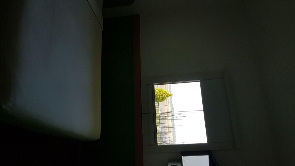 Cordia Hotel Surabaya Airport - Hotel Dalam Bandara - Formerly Ibis Budget Surabaya Airport 시도알조 외부 사진