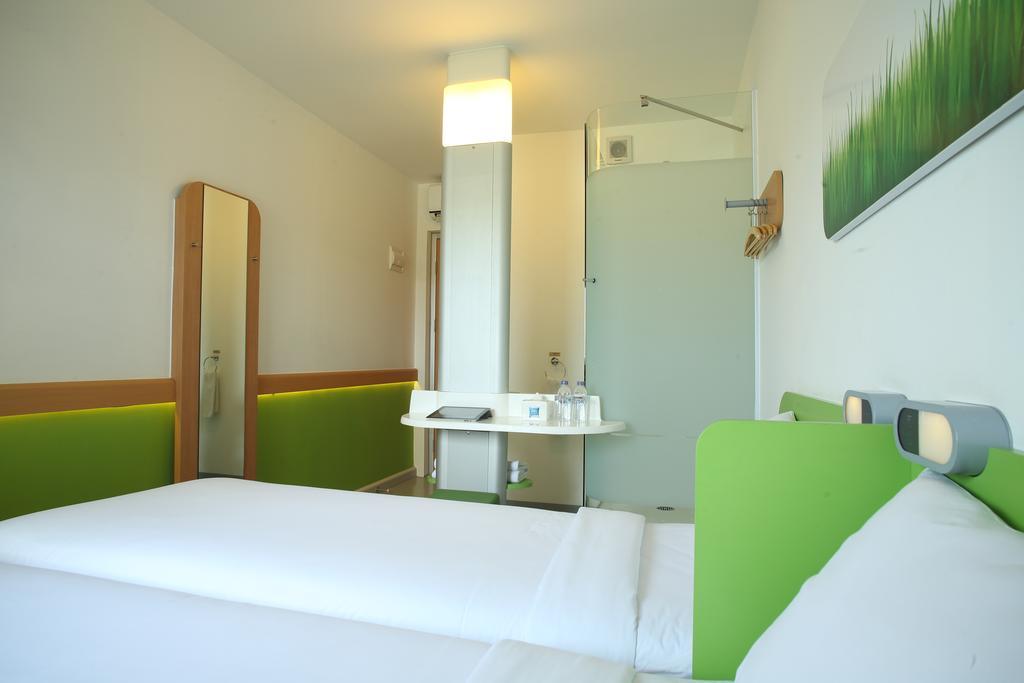 Cordia Hotel Surabaya Airport - Hotel Dalam Bandara - Formerly Ibis Budget Surabaya Airport 시도알조 외부 사진