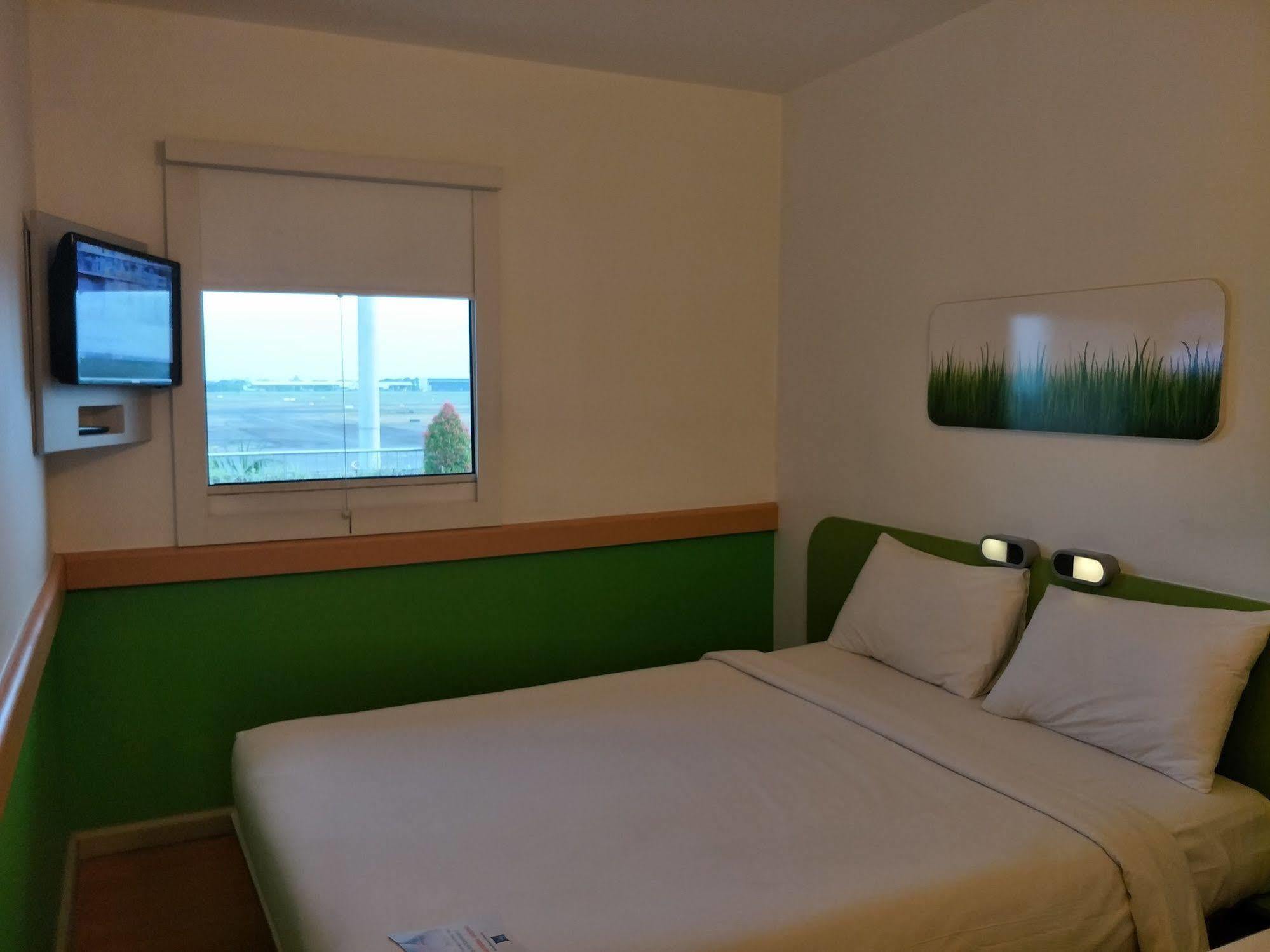 Cordia Hotel Surabaya Airport - Hotel Dalam Bandara - Formerly Ibis Budget Surabaya Airport 시도알조 외부 사진