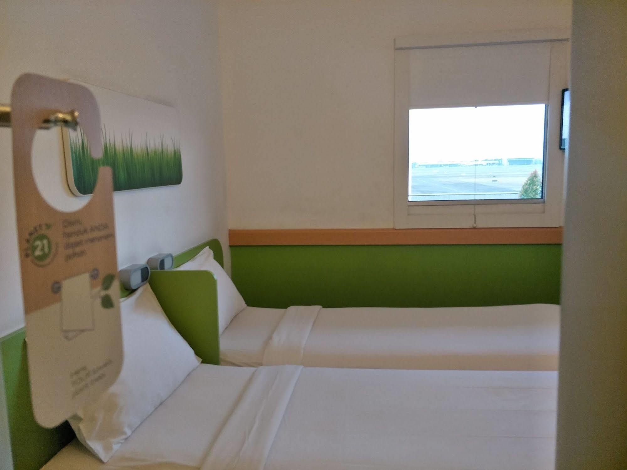 Cordia Hotel Surabaya Airport - Hotel Dalam Bandara - Formerly Ibis Budget Surabaya Airport 시도알조 외부 사진