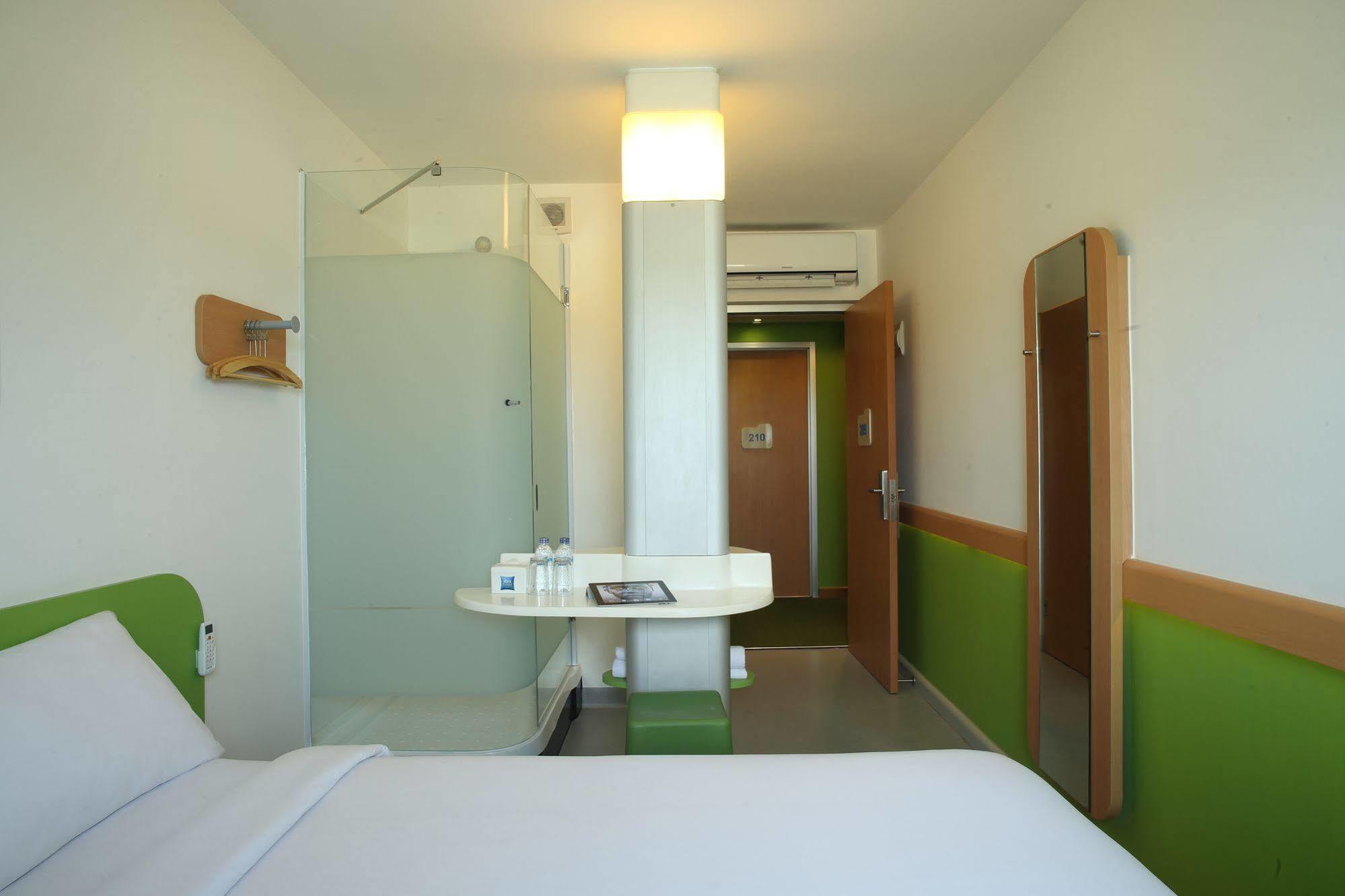 Cordia Hotel Surabaya Airport - Hotel Dalam Bandara - Formerly Ibis Budget Surabaya Airport 시도알조 외부 사진